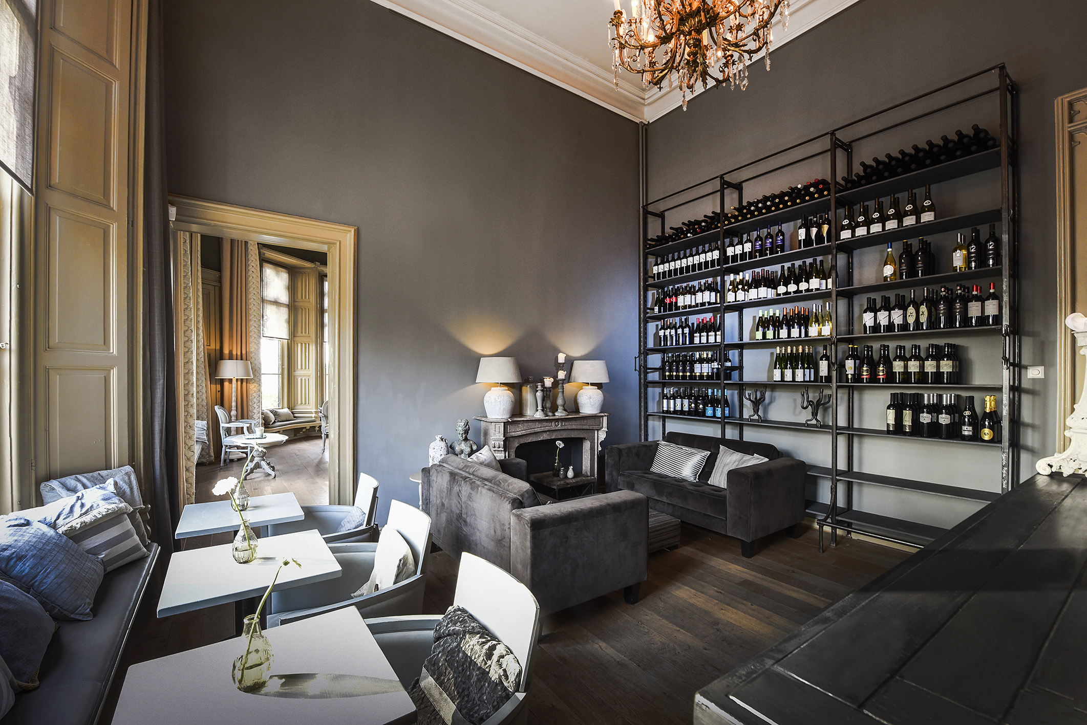 Zithoek bij bar bij Kasteel De Schaffelaar
